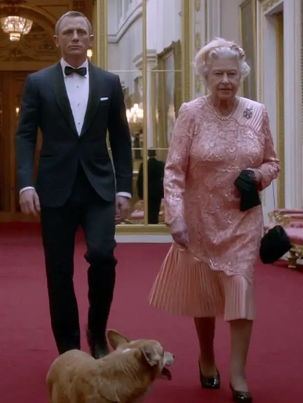 2012-ais metais aktorius pagaliau susitiko su Didžiosios Britanijos karaliene Elžbieta II
