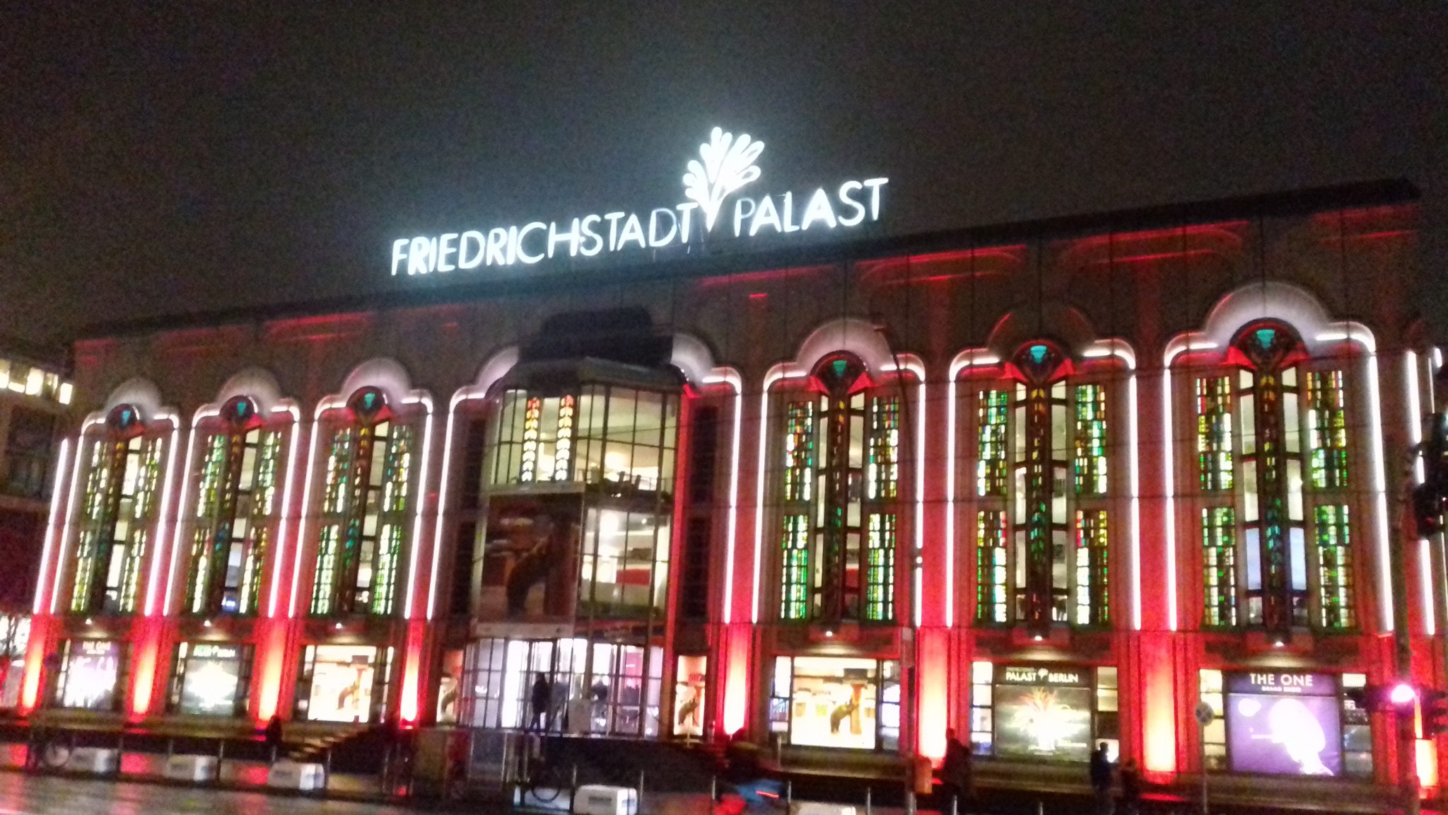 Friedrichstadt Palast - milžiniška salė, paversta kino teatru
