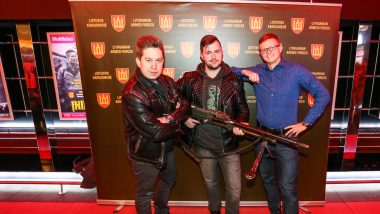 FOTOREPORTAŽAS: Specialios premjeros metu filmą „Įniršis“ stebėjo kariai ir žinomi žmonės (6)