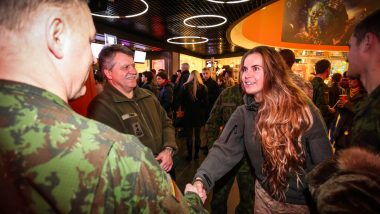 FOTOREPORTAŽAS: Specialios premjeros metu filmą „Įniršis“ stebėjo kariai ir žinomi žmonės (8)
