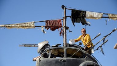 Tiesiai iš smėlėtų Namibijos tolių – kvapą gniaužiančių filmo „Pašėlęs Maksas. Įtūžio kelias“ triukų filmavimo vaizdai (7)