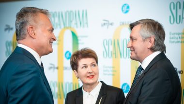 „Scanoramoje“ į filmo „Valstybinės laidotuvės“ premjerą susirinko politikos ir kultūros grietinėlė (2)