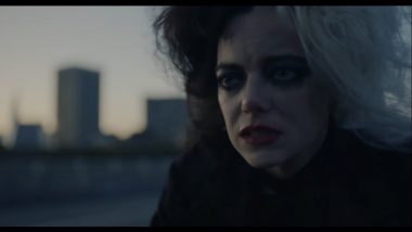 Emma Stone neigia spekuliacijas, kad naujoji „Disney“ kriminalinė komedija „Kruela“ primena Džokerio filmą (3)